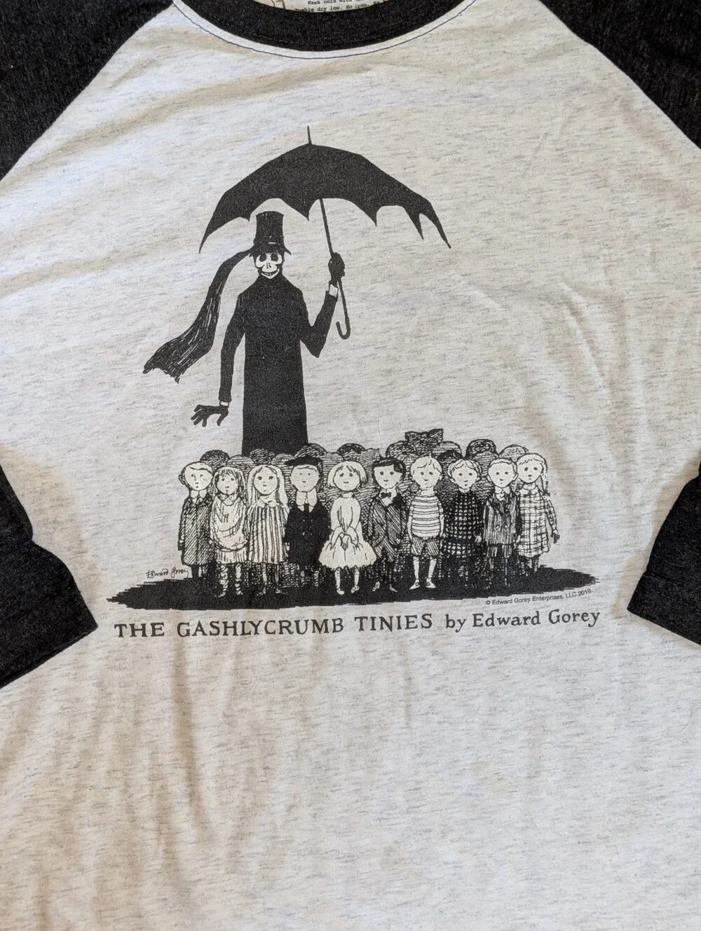 Large Black & Heather Gray Raglan Tee The Gashycrumb Tinies- Edward Gorey - Picture 2 of 4